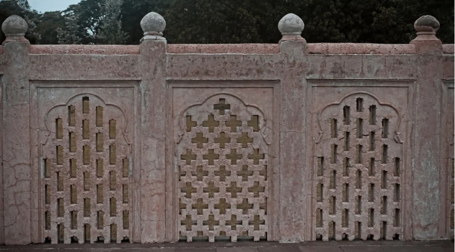 Types of Simple Compound Wall Designs