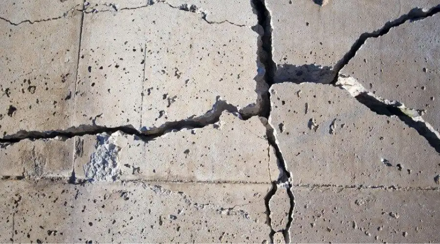 Heaving Cracks