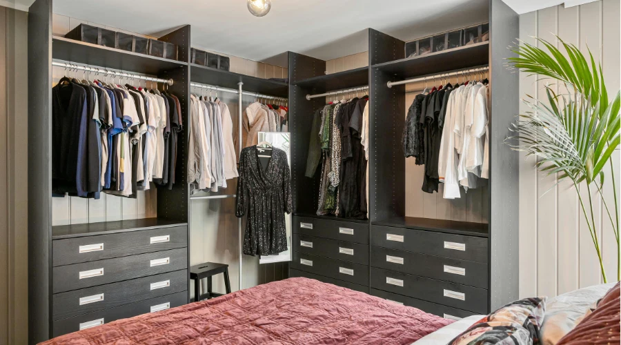 Wardrobe Colours As Per Vastu