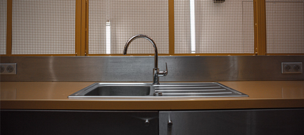 single bowl sink with drainboard