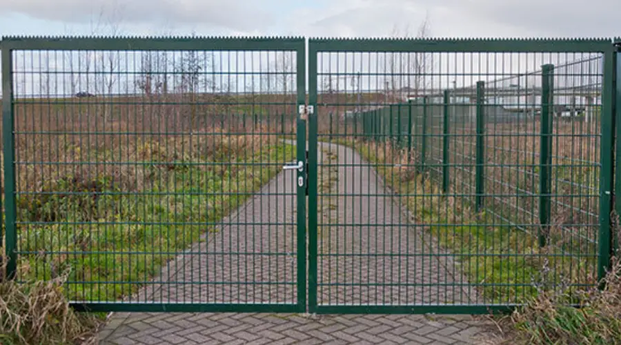 Manual Gate