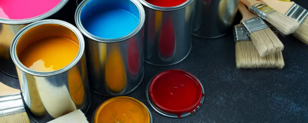 Synthetic enamel paint