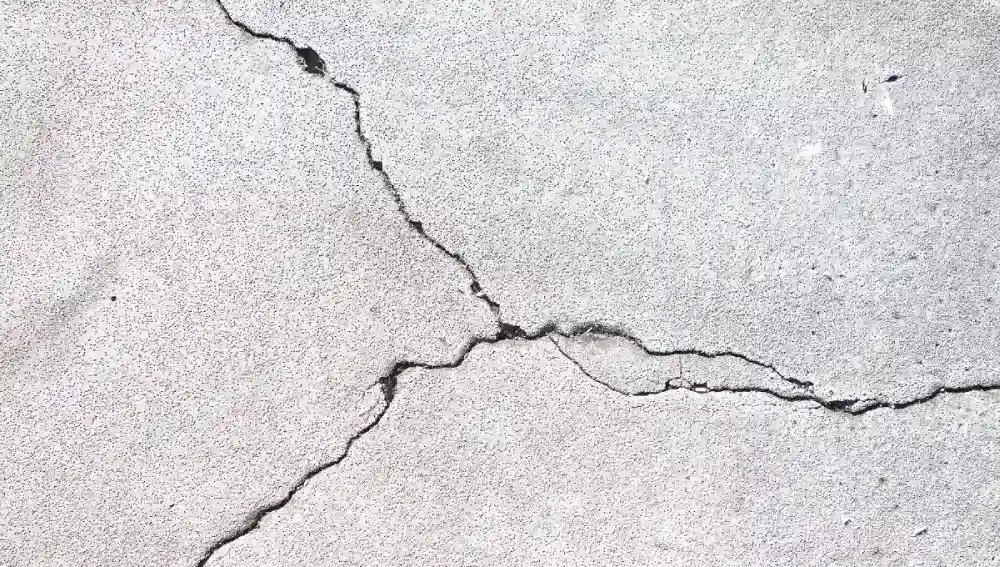 Cracks in Building 